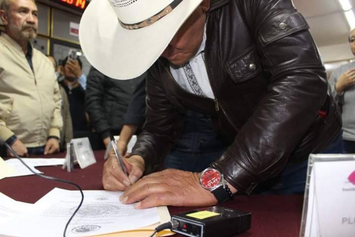 Pepeluche ridiculiza a Marianito y ya tiene Constancia de Mayoría