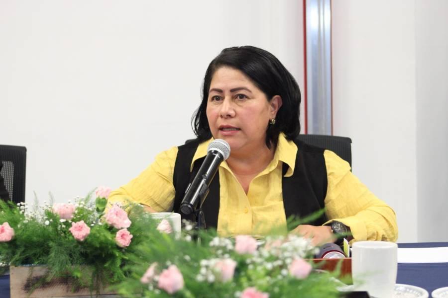 Cuestiona Blanca Águila, beneficios ante la llegada de especialistas cubanos a la entidad