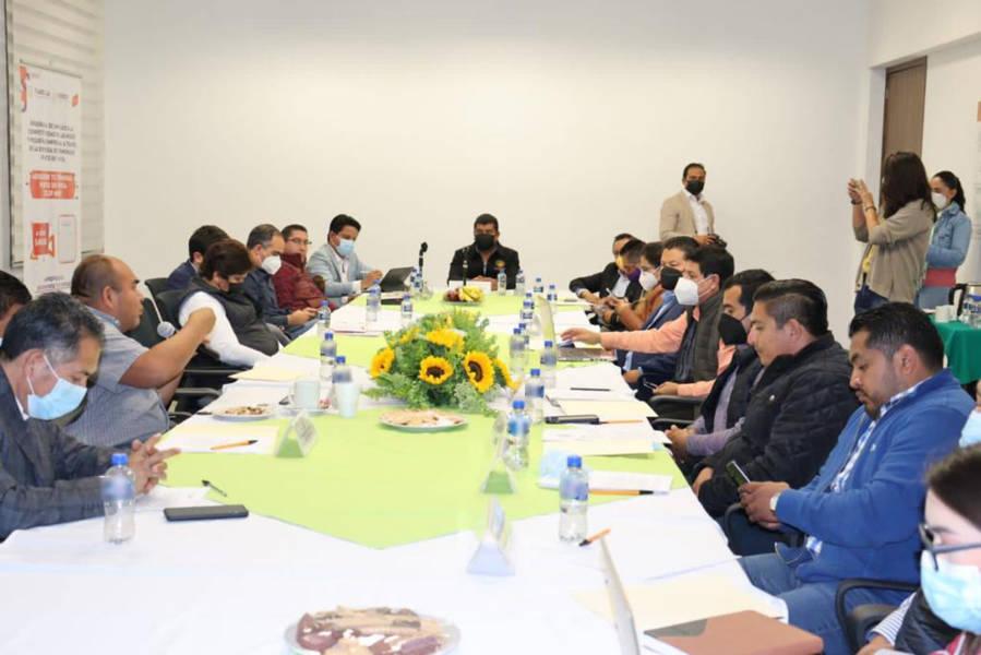 Reúne Jaciel González Herrera a secretarios y presidentes municipales en beneficio de la población tlaxcalteca
