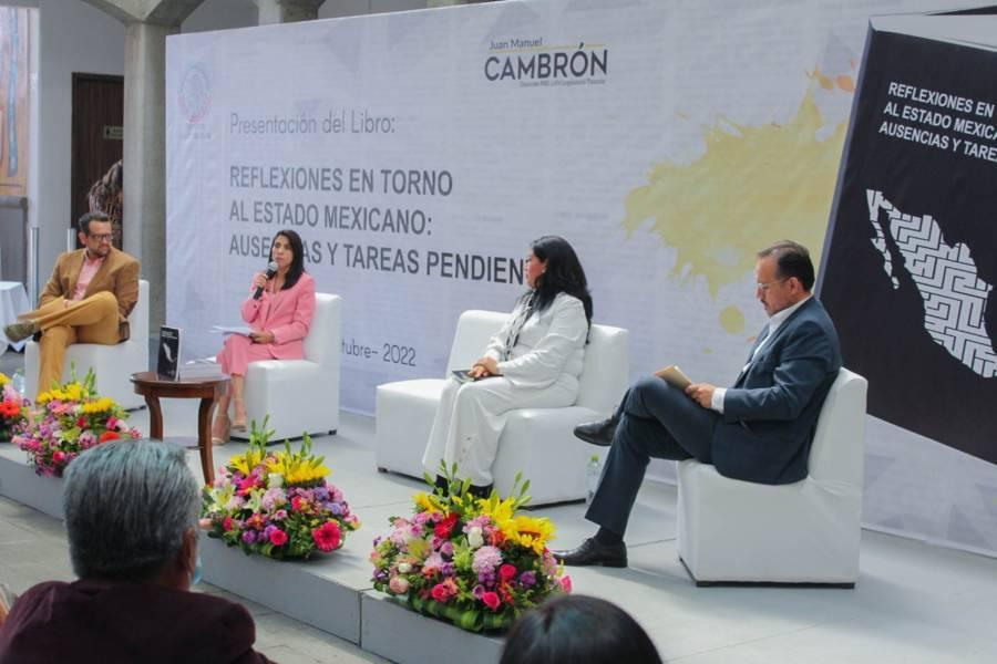 Presenta Juan Manuel Cambrón libro sobre la reflexión del Estado en el Congreso