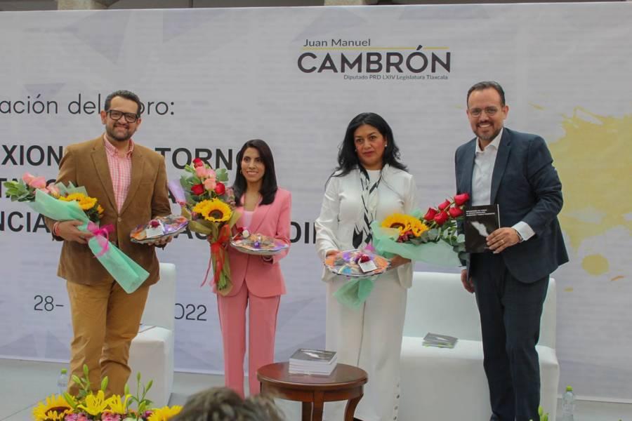 Presenta Juan Manuel Cambrón libro sobre la reflexión del Estado en el Congreso
