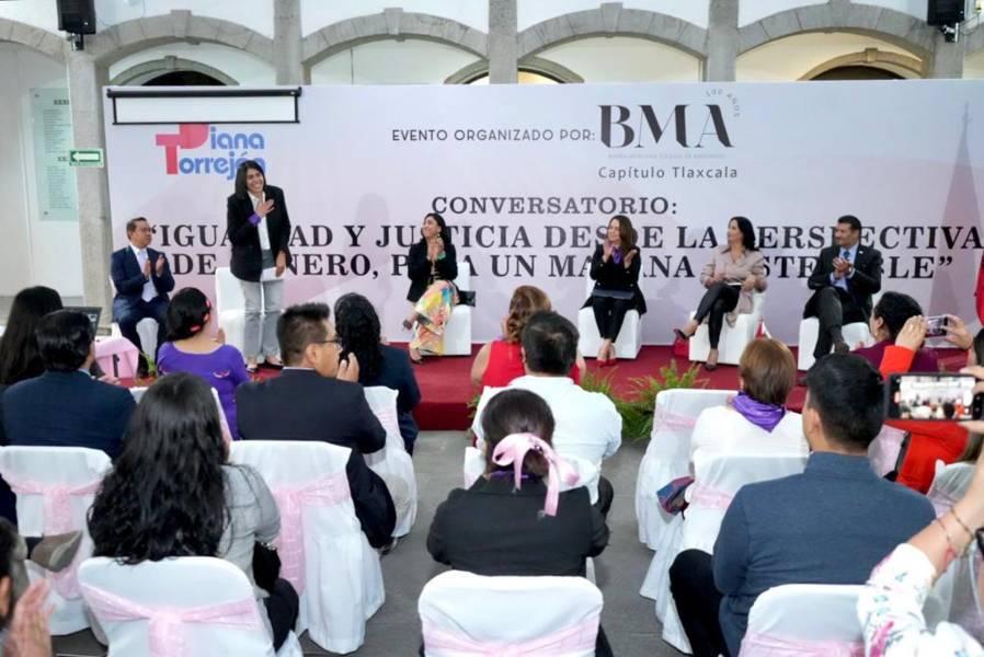 Celebran conversatorio sobre igualdad y justicia desde la perspectiva de género en el Congreso 