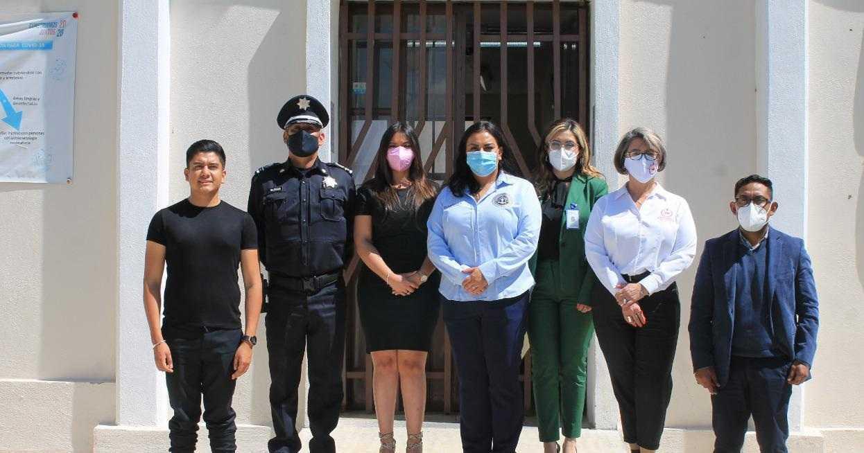 Lorena Ruiz lleva servicios de salud y asesoría a internas del Cereso femenil