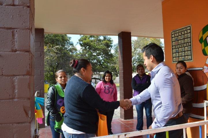 Mi compromiso es con la niñez y su educación, Bladimir Zainos Flores