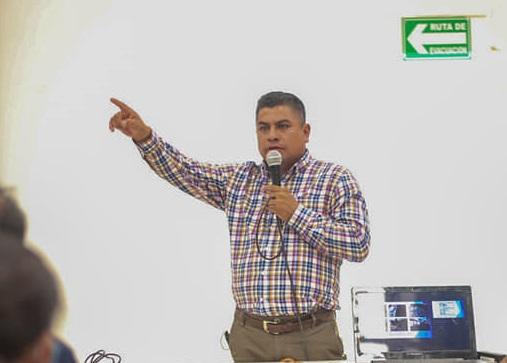 Alcalde de Axocomanitla, el “chingaquedito” que se siente dueño del cabildo  