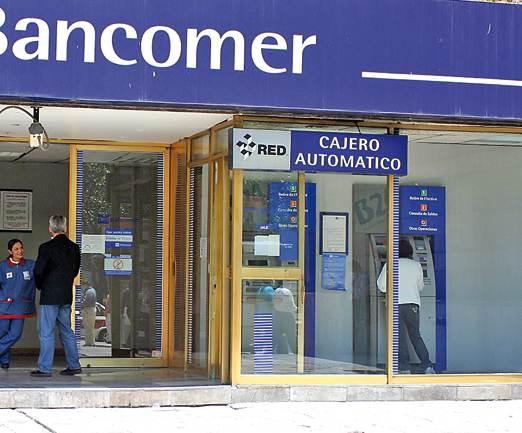 Grupo armado asaltó Bancomer en Panzacola