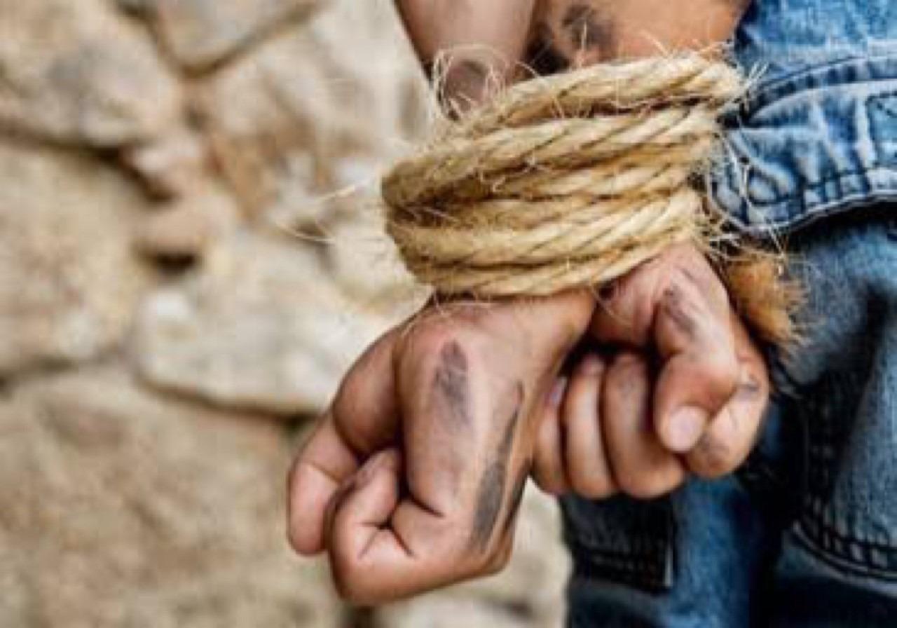 Privan de la libertad a masculino para robarle su auto en San Pablo del Monte 