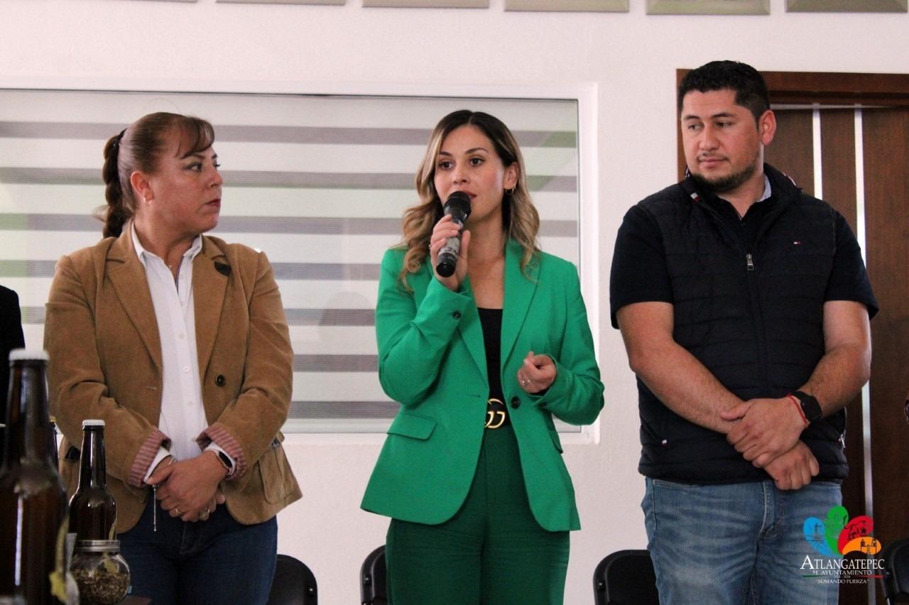 Mujeres de Atlangatepec recibieron capacitación para realizar cerveza artesanal 
