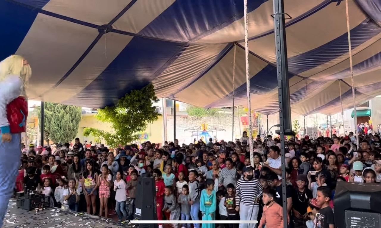 Más de 2 mil niñas y niños abarrotan festejo en Atlangatepec 