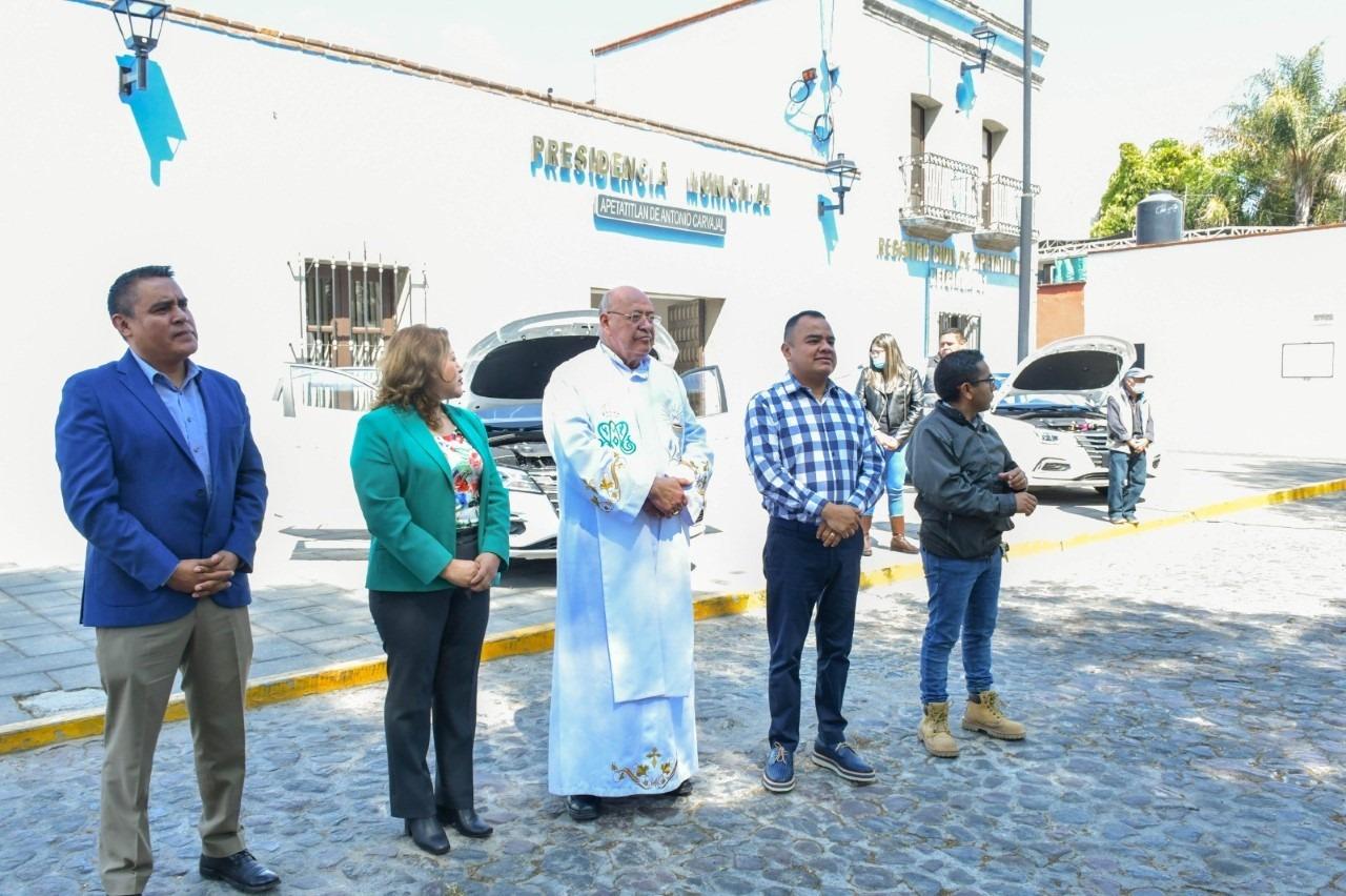 Alcalde de Apetatitlán entrega unidades nuevas a la dirección de Seguridad Pública
