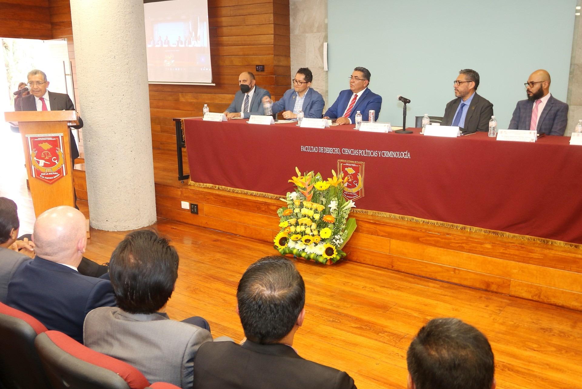 Reflexionaron en la UATx sobre el derecho humano a la educación