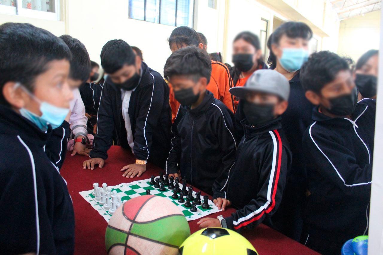Conmemora IDET día naranja en Tocatlán con activación física