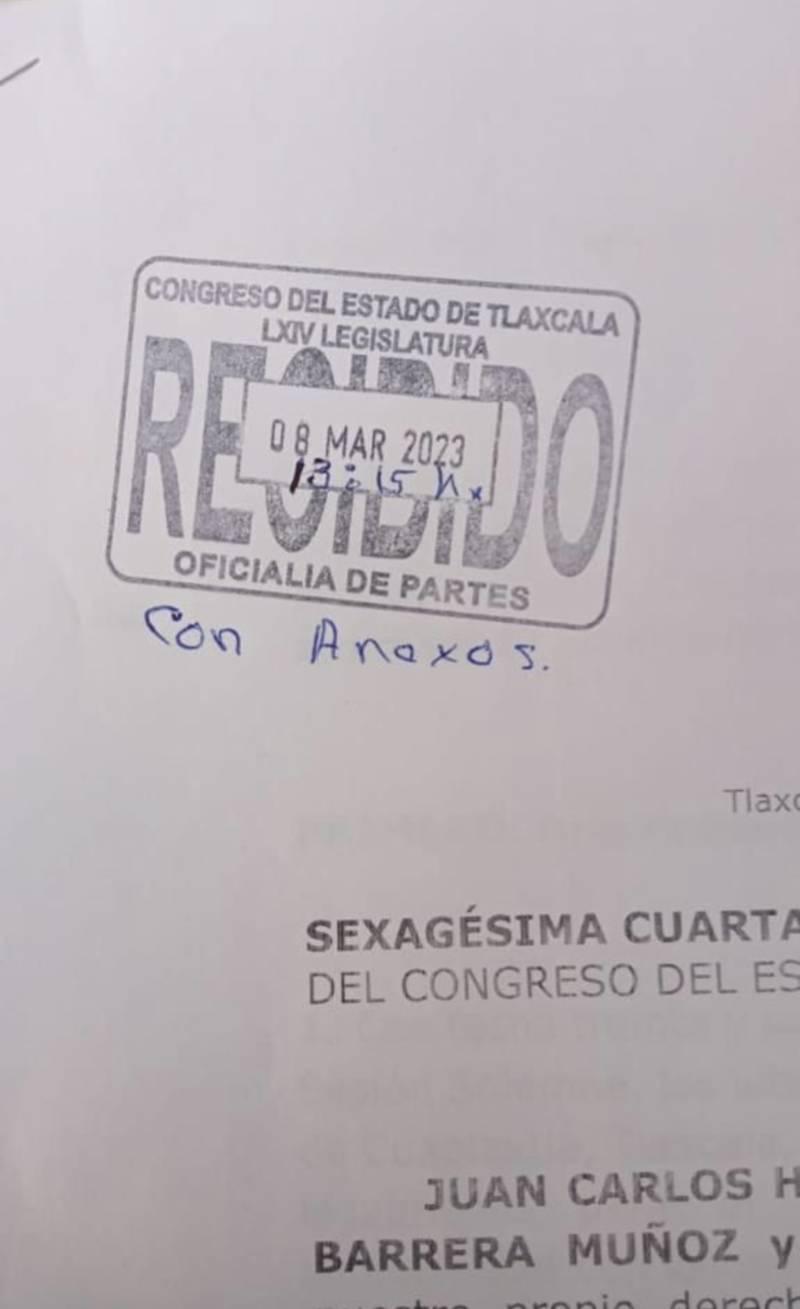 Enloquece alcalde de Cuapiaxtla, golpea y encañona a tres policías 