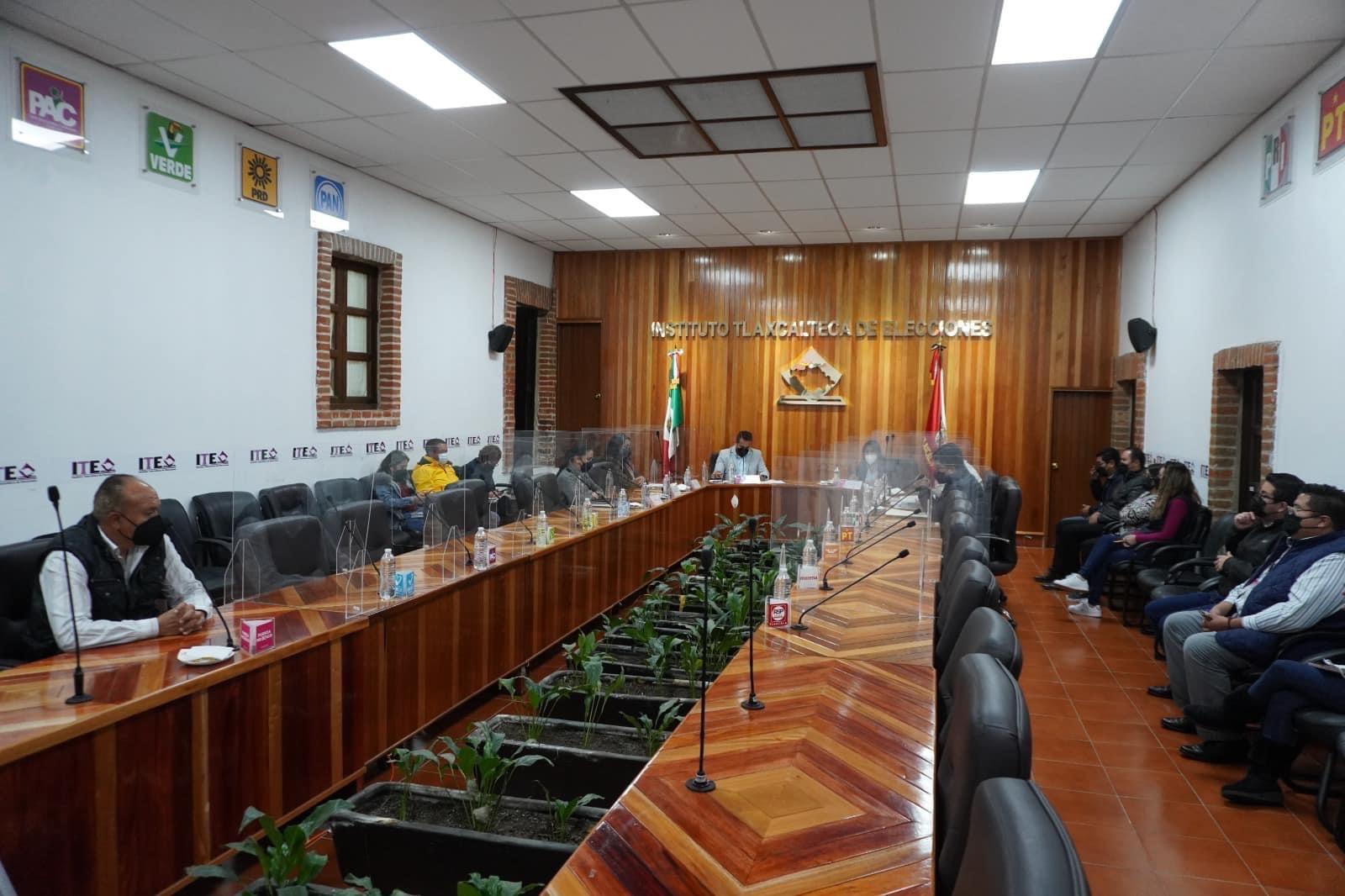 Consejeros del ITE niegan el registro de un nuevo partido por ocurrencias: UNE 