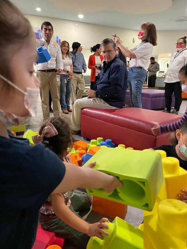 Oficina de pasaportes en Nuevo León que celebra a las niñas y niños ha expedido en un año 250 mil pasaportes para menores de edad