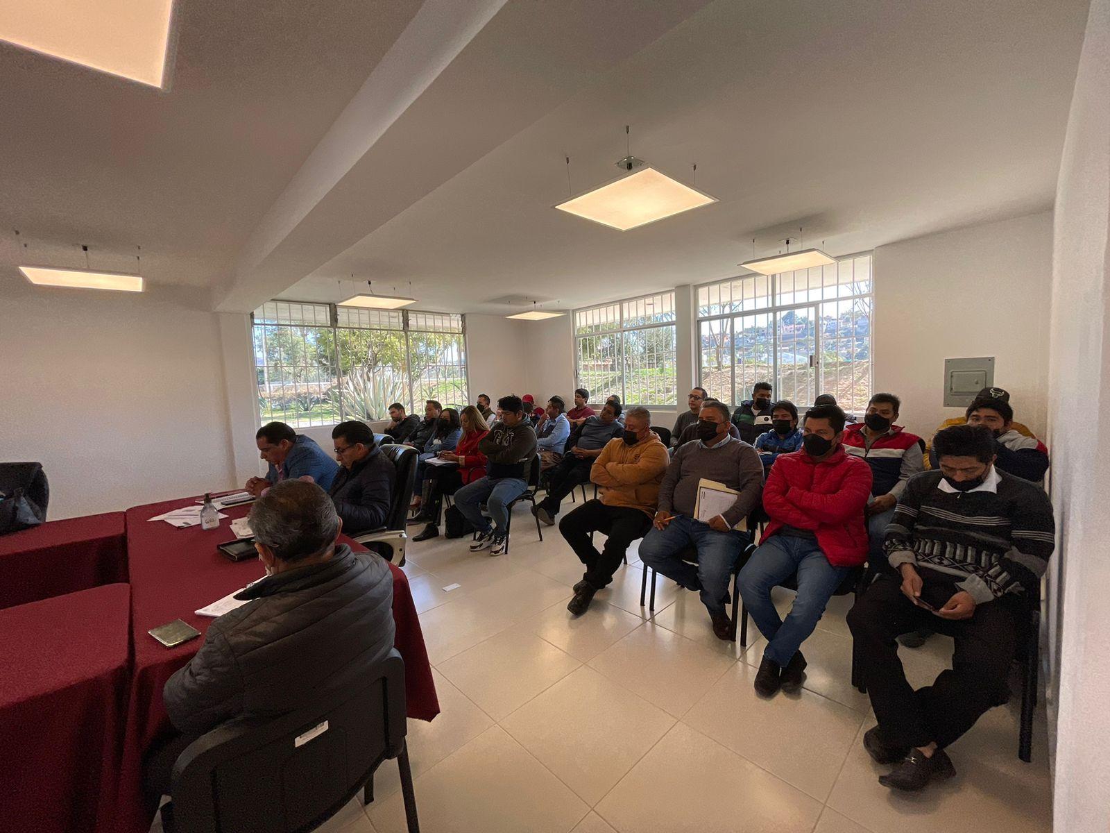 Sostiene Comisión Estatal de Agua y saneamiento reunión con mezclilleros de Tepetitla