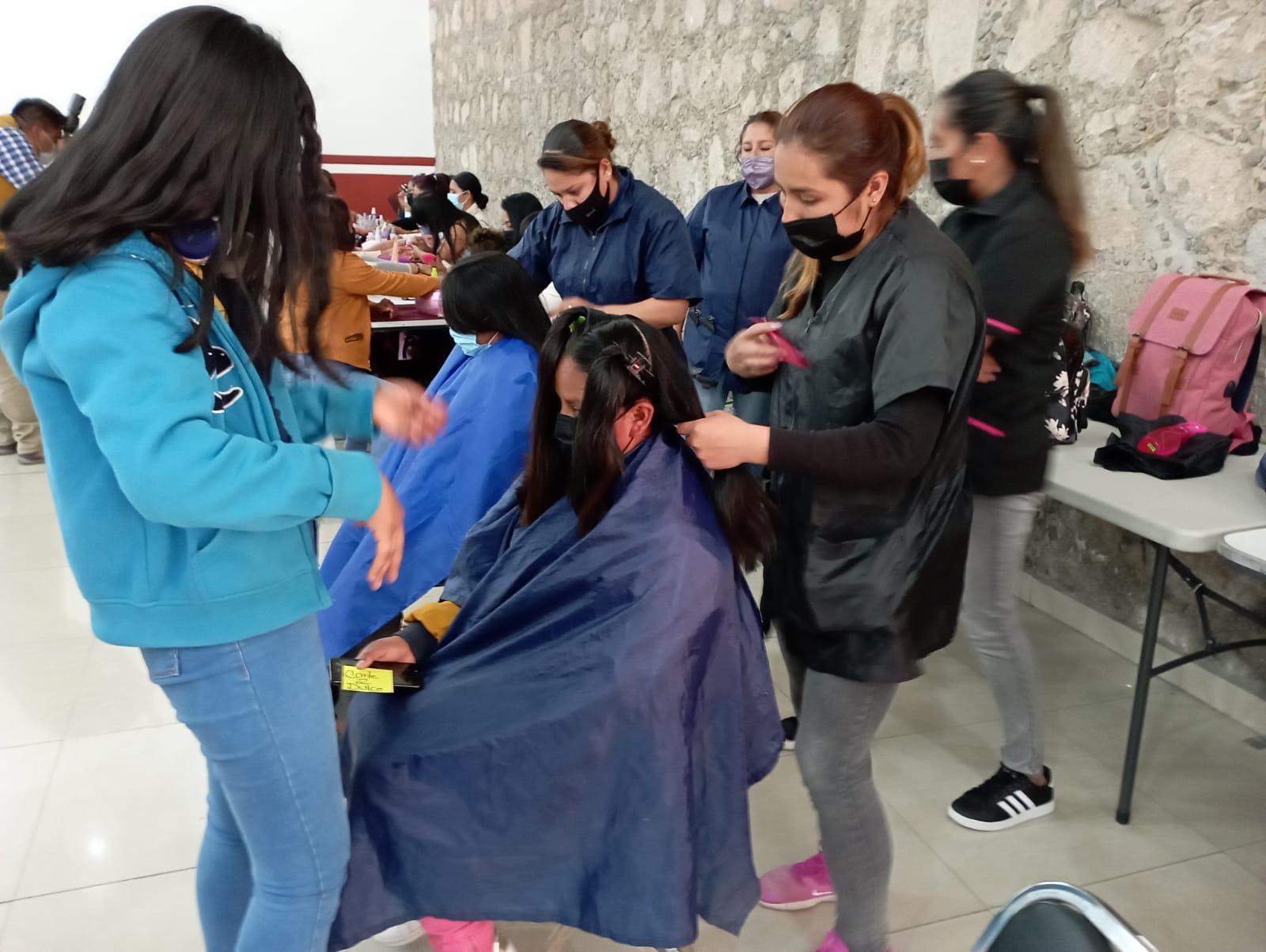 Gobierno ofreció talleres gratuitos a mil 56 mujeres para su empoderamiento económico