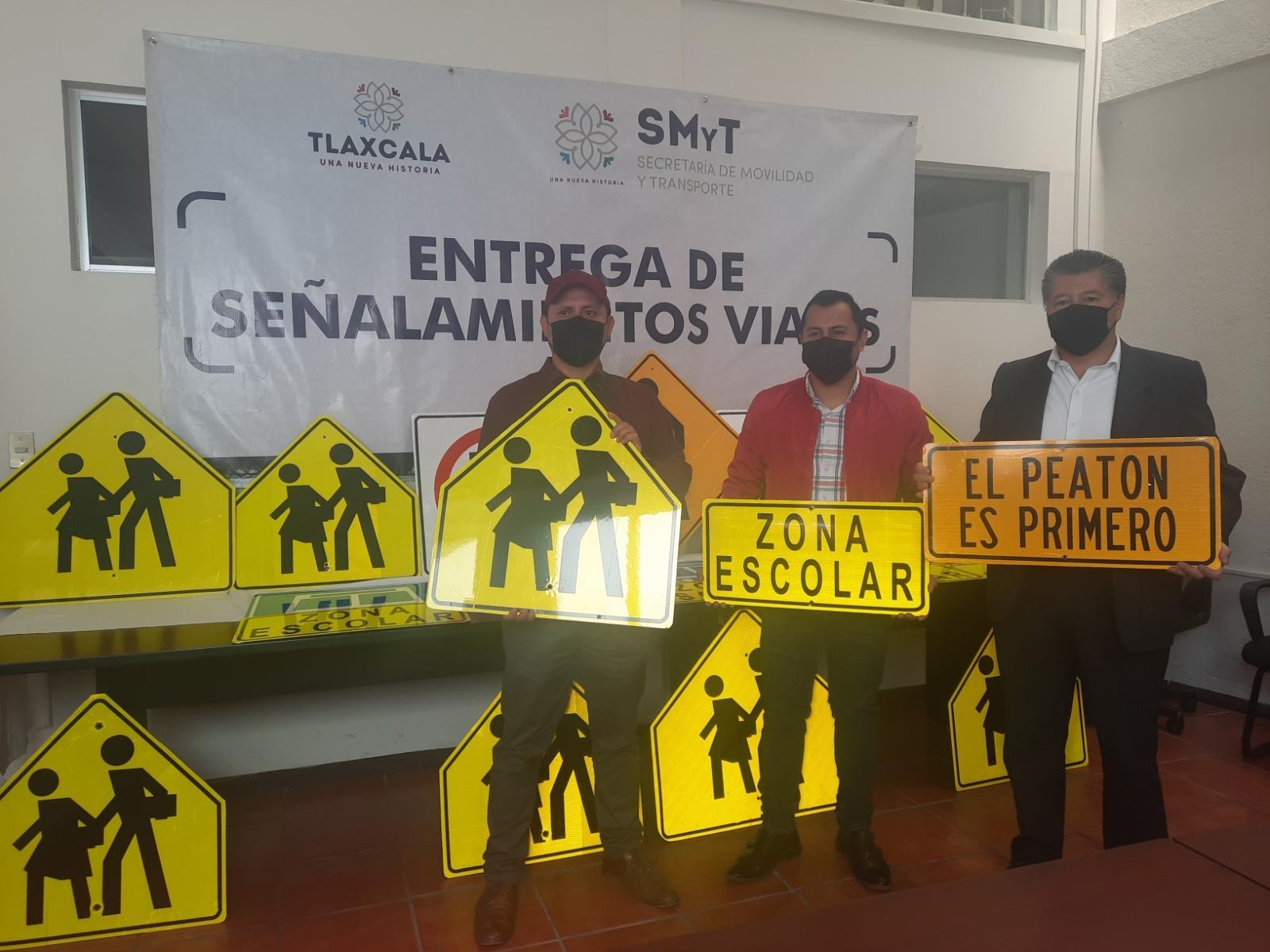 Entrega SMyT señalamientos viales que priorizan al peatón 