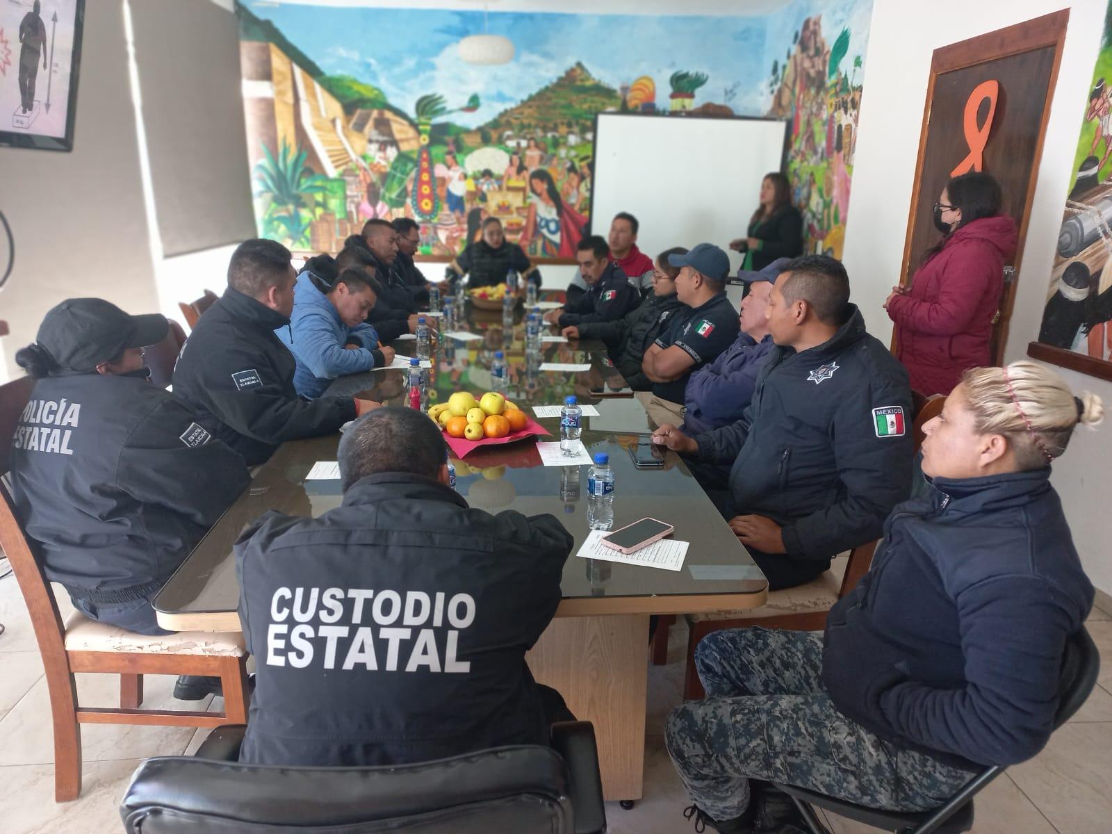 Capacita fiscalía anticorrupción a elementos policiacos y servidores públicos