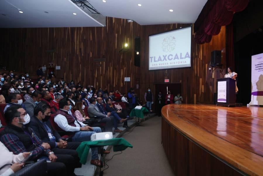 Capacitan a servidores públicos del estado en materia de control interno 