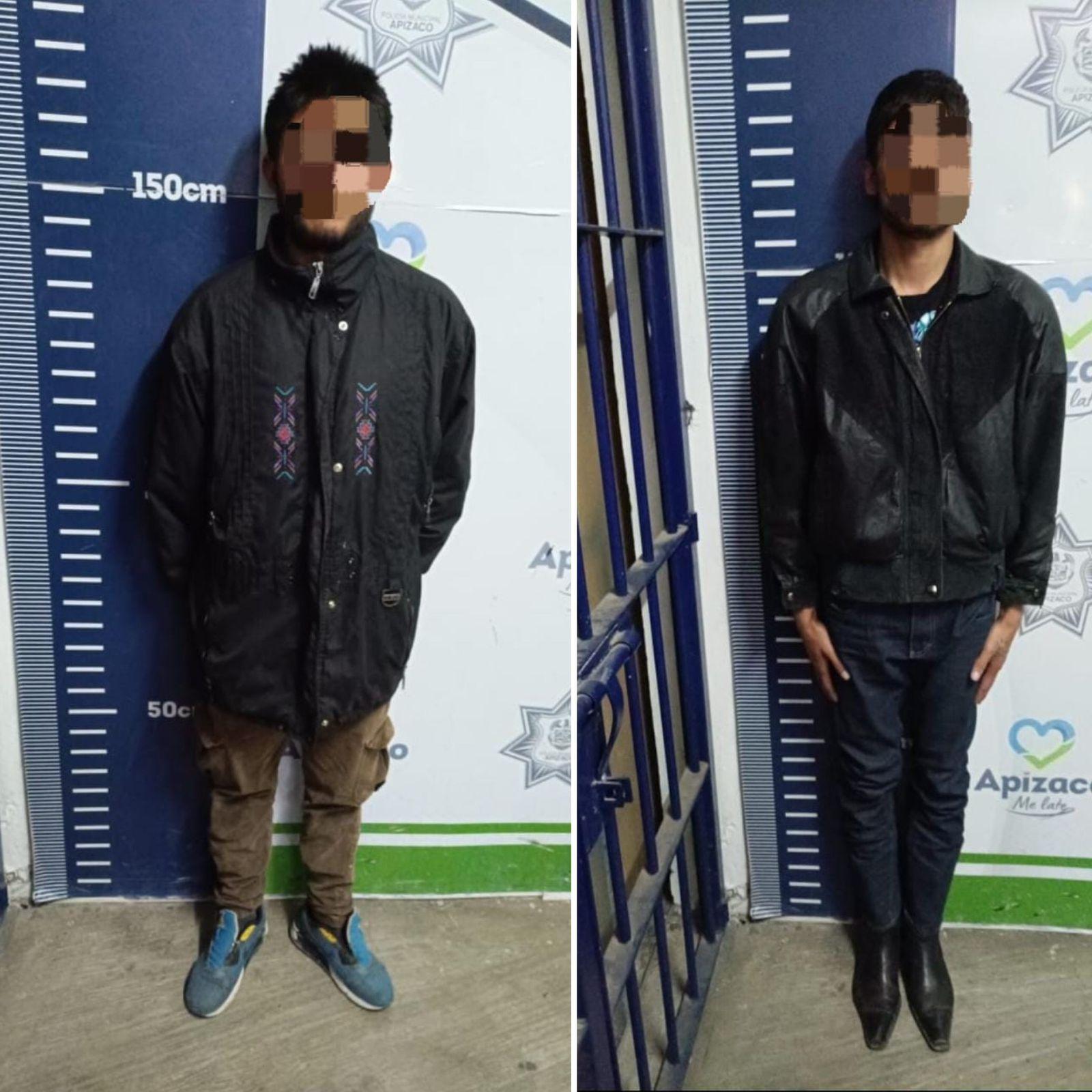 Frustra Policía Municipal de Apizaco robo de motocicleta y asegura a dos sujetos.