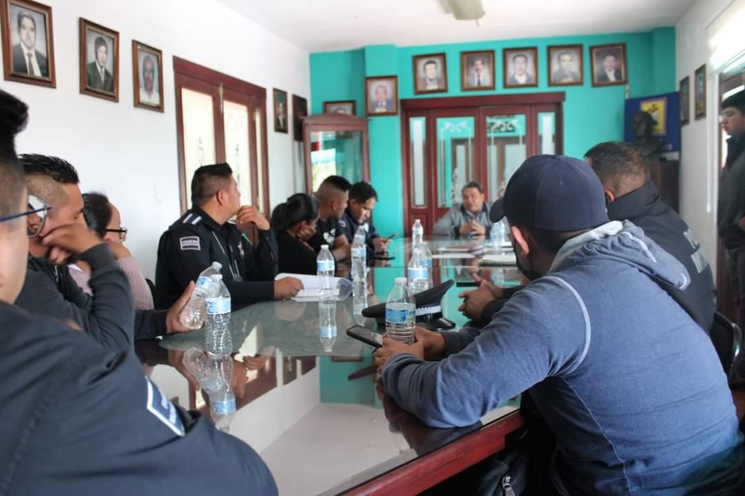 Firman convenio para el aumento salarial de policías de San Pablo del Monte 