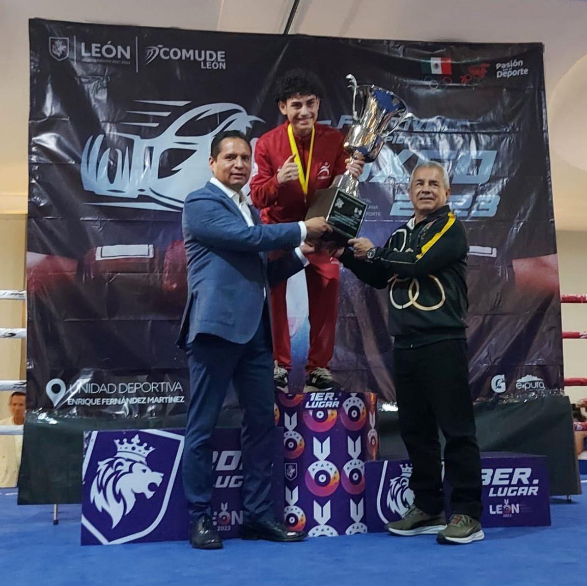 Luis Antonio Herrera, presente en la premiación del VII Festival Olímpico León 2023