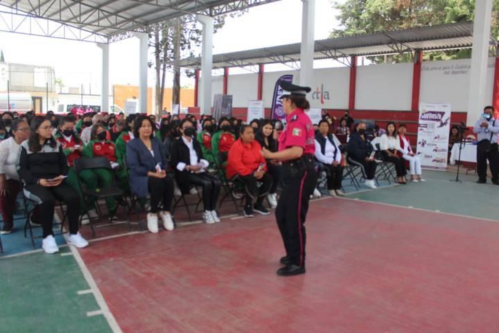 Trabaja IDET para evitar violencia contra mujeres, niñas y adolescentes