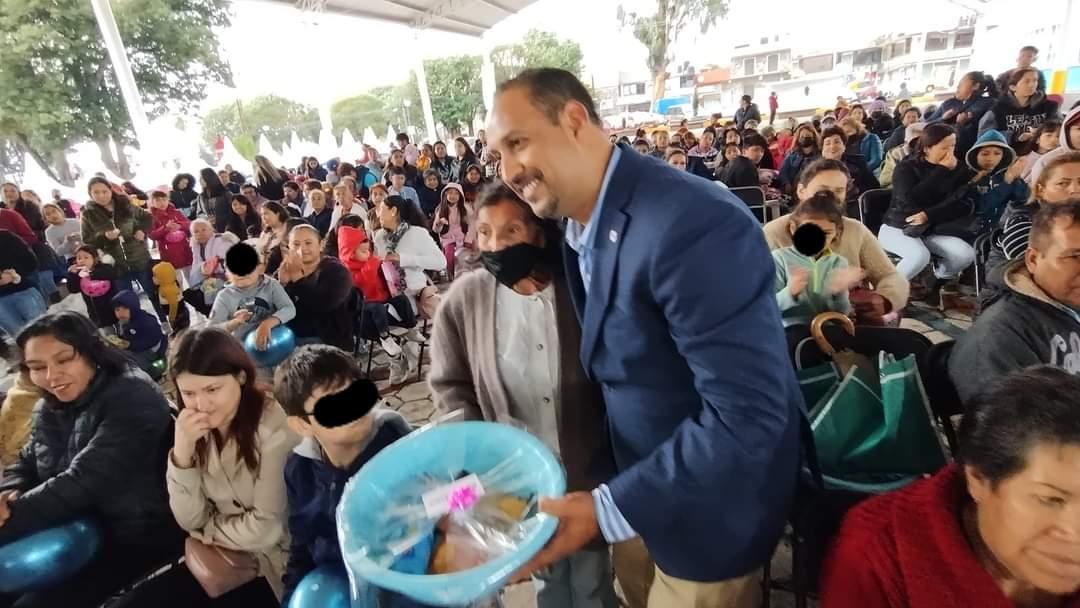 En Yauhquemehcan celebra el PAN a madres de familia y niños.