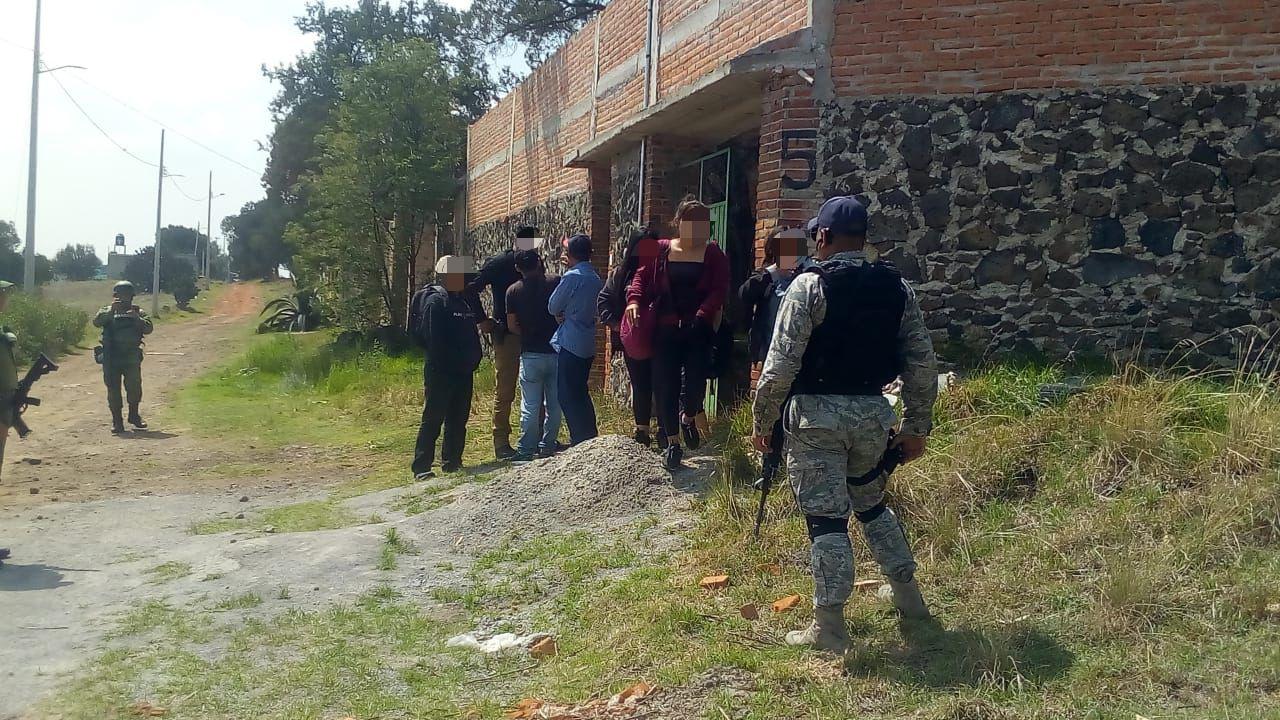Rescata Policía Municipal de Apizaco a madre e hijo centroamericanos y asegura un inmueble