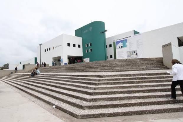 Bebé casi cae a taza de baño al nacer en Hospital Regional de Tzompantepec