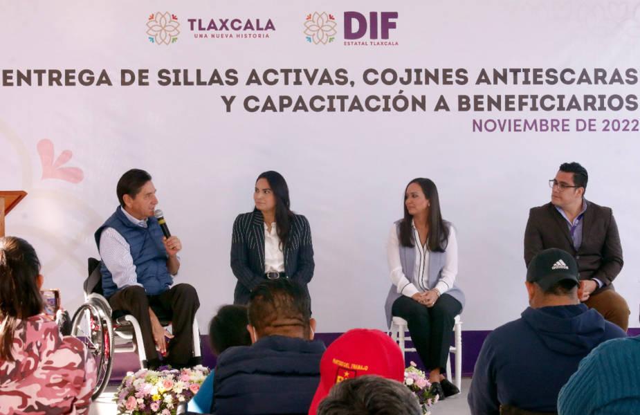 Entrega SEDIF sillas de ruedas activas y capacita a beneficiarios para su uso