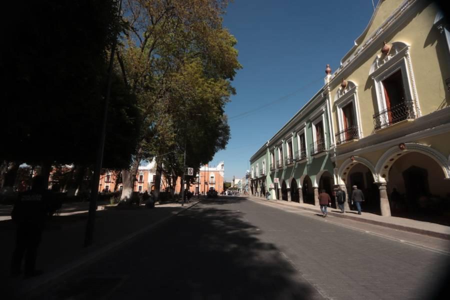 Trabajadores pensionados y jubilados se manifiestan en la capital del estado 