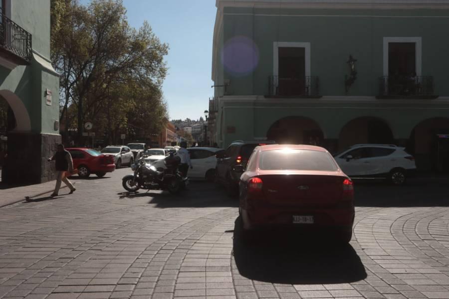 Trabajadores pensionados y jubilados se manifiestan en la capital del estado 