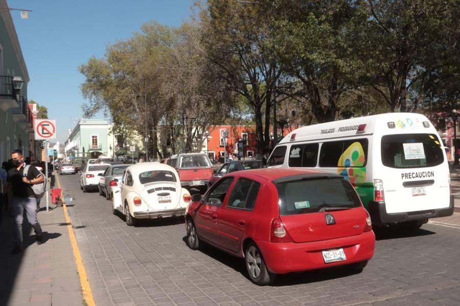 Trabajadores pensionados y jubilados se manifiestan en la capital del estado 