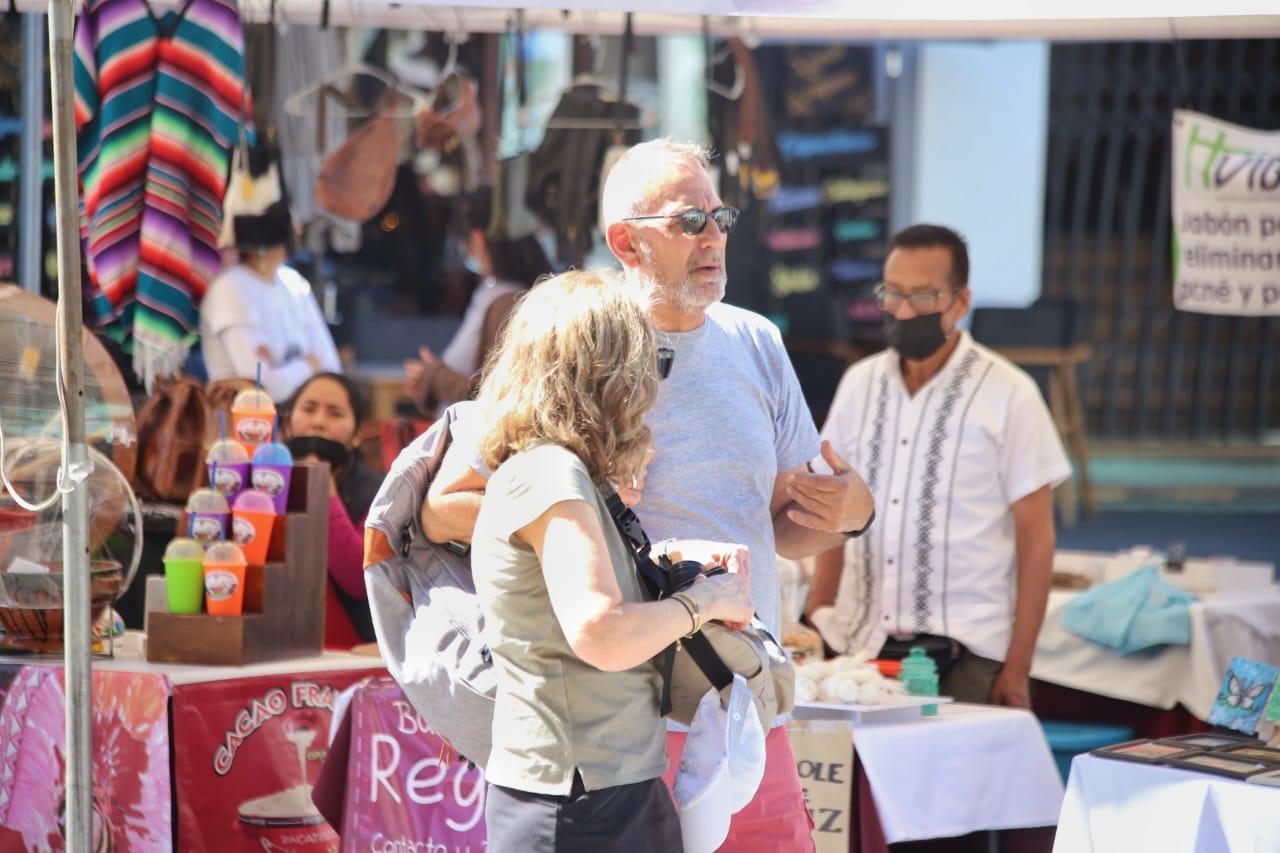 Disfrutan turistas de la capital de Tlaxcala 