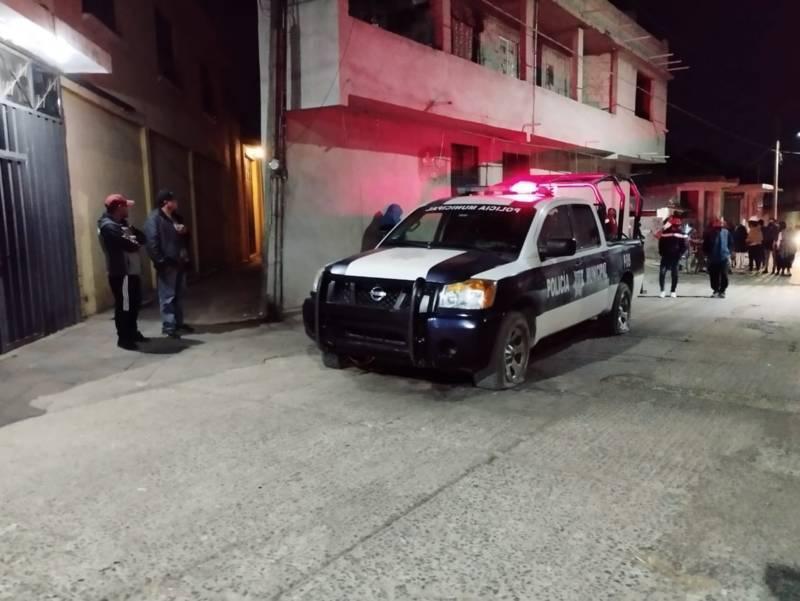 Tensa calma en Ixcotla tras detención de ladrones de neumáticos; pobladores retienen patrulla municipal