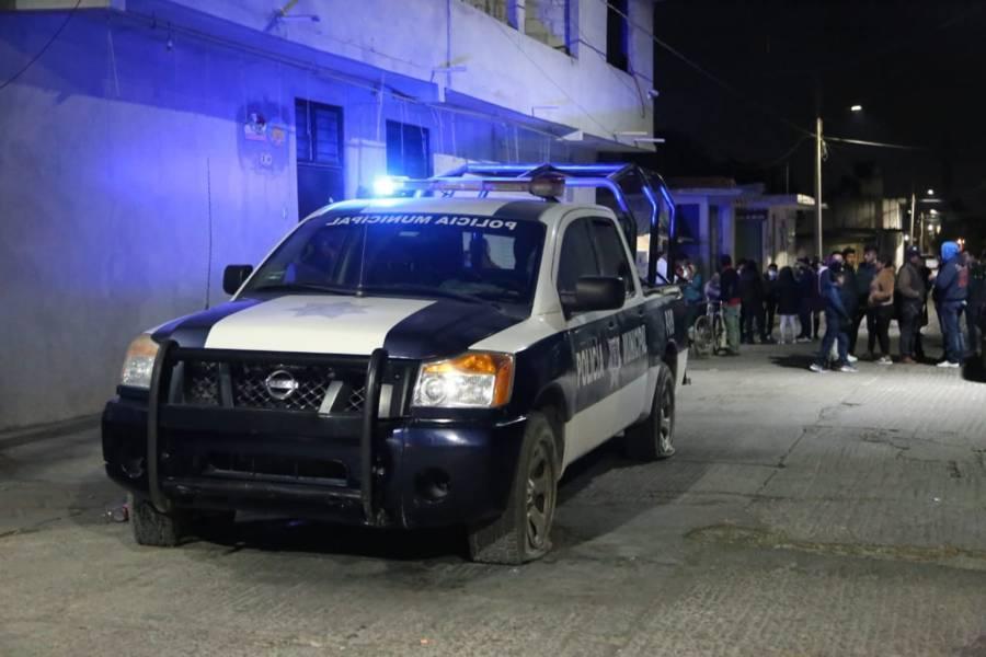 Tensa calma en Ixcotla tras detención de ladrones de neumáticos; pobladores retienen patrulla municipal
