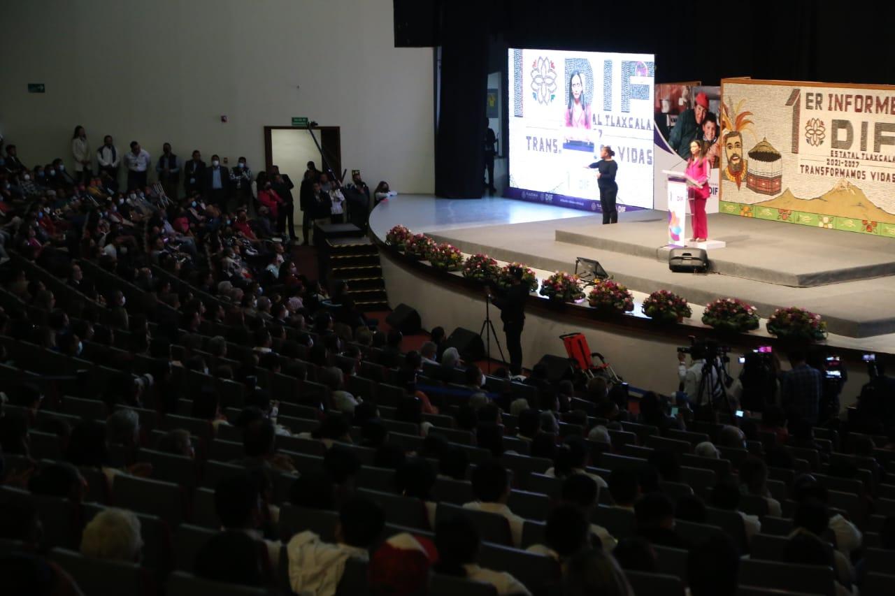 Realiza Mariana Espinosa de los Monteros, primer informe del DIF estatal de Tlaxcala 