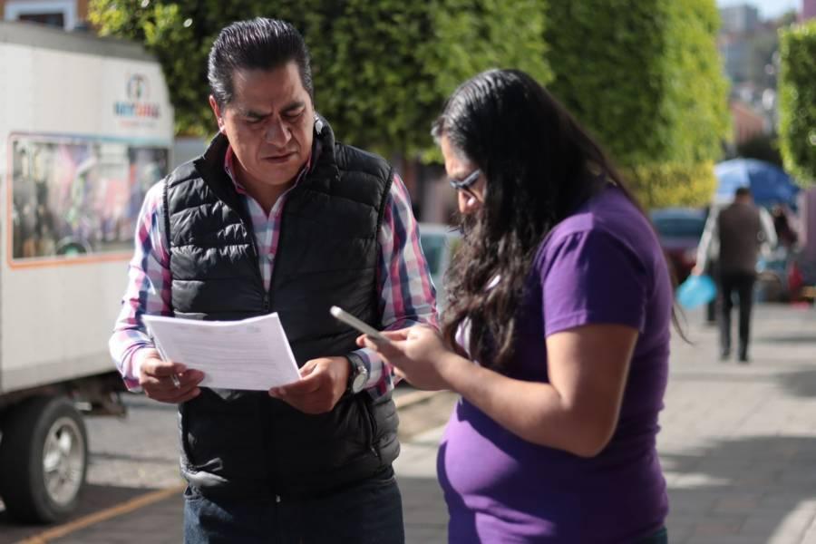Se manifiestan familiares de víctimas desaparecidas a las afueras del Congreso local 