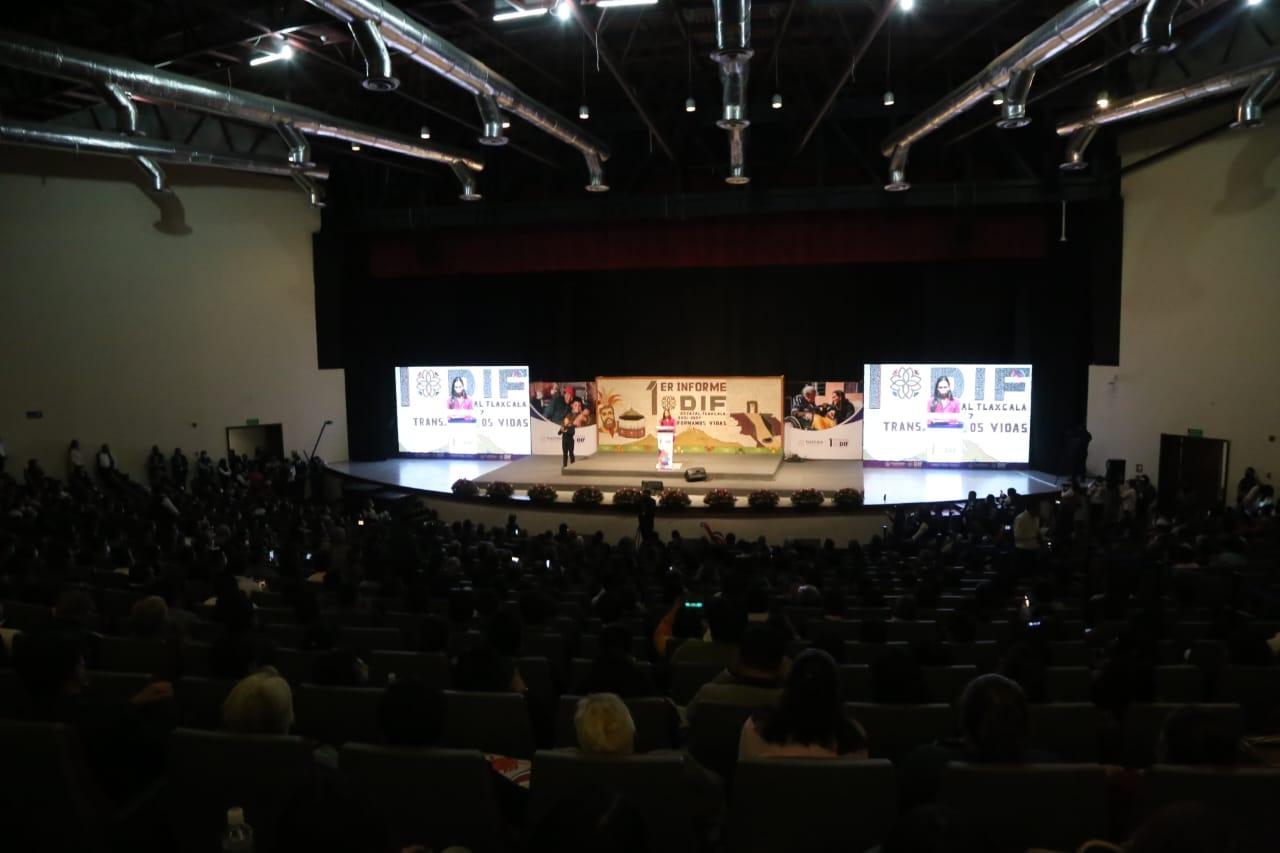 Realiza Mariana Espinosa de los Monteros, primer informe del DIF estatal de Tlaxcala 