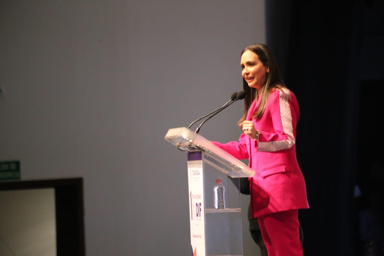 Realiza Mariana Espinosa de los Monteros, primer informe del DIF estatal de Tlaxcala 