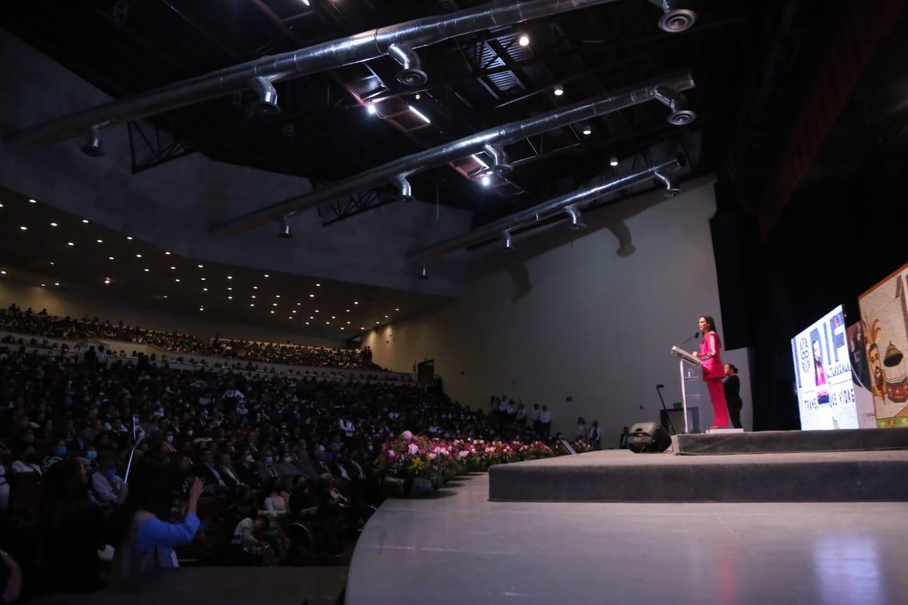 Realiza Mariana Espinosa de los Monteros, primer informe del DIF estatal de Tlaxcala 