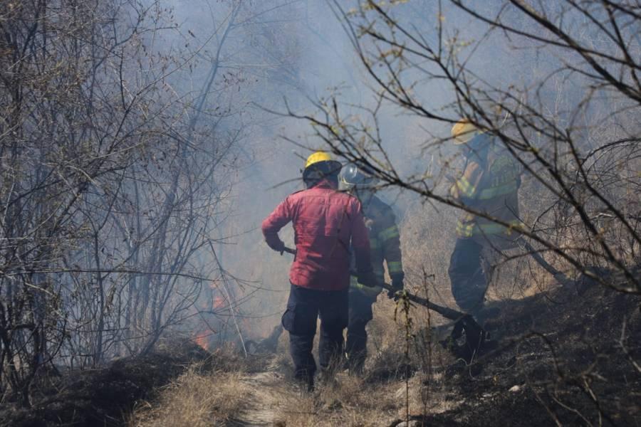 Se incendian cerros en Panotla