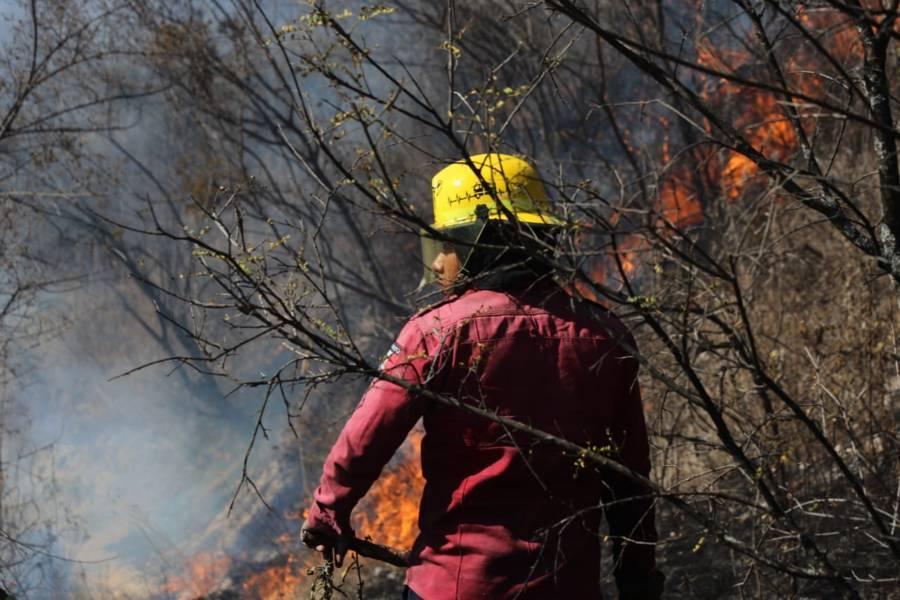 Se incendian cerros en Panotla