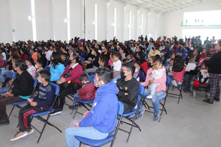 Autoridades entregan juguetes con motivo del Día de Reyes EN SPM 