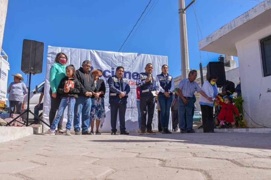 En Apetatitlán continúa la entrega de obras de infraestructura social, a fin de dotar de más y mejores servicios 
