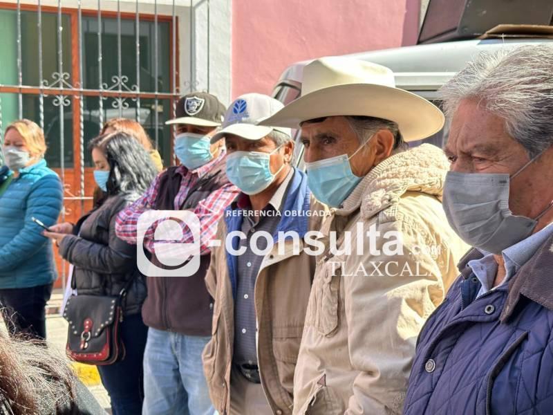 Se manifiestan pensionados del sindicato 7 de mayo