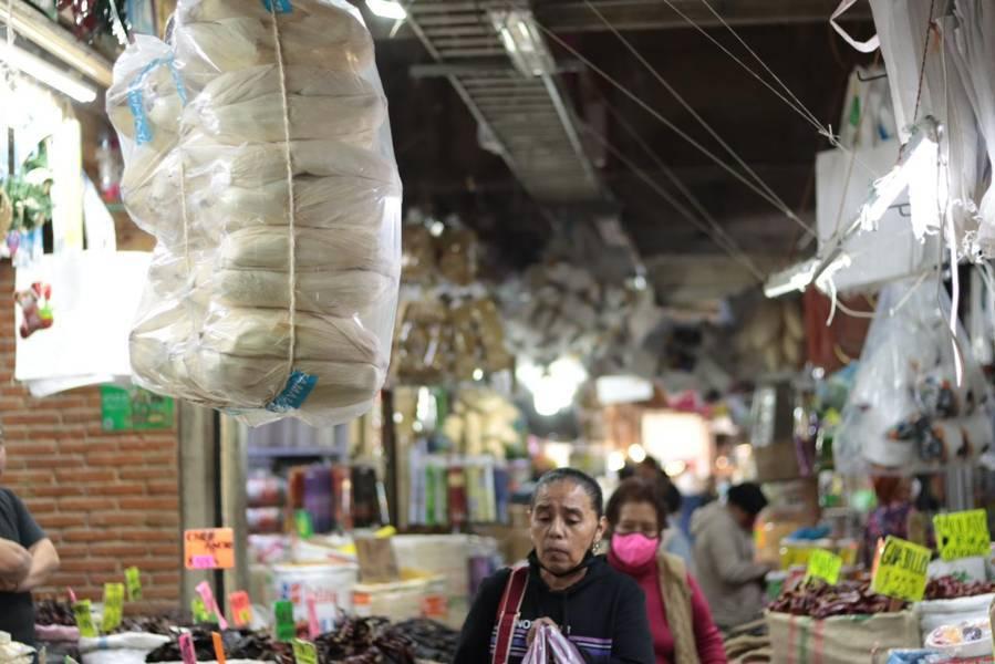 Alistan capitalinos compras para la celebración del día de la Candelaria 