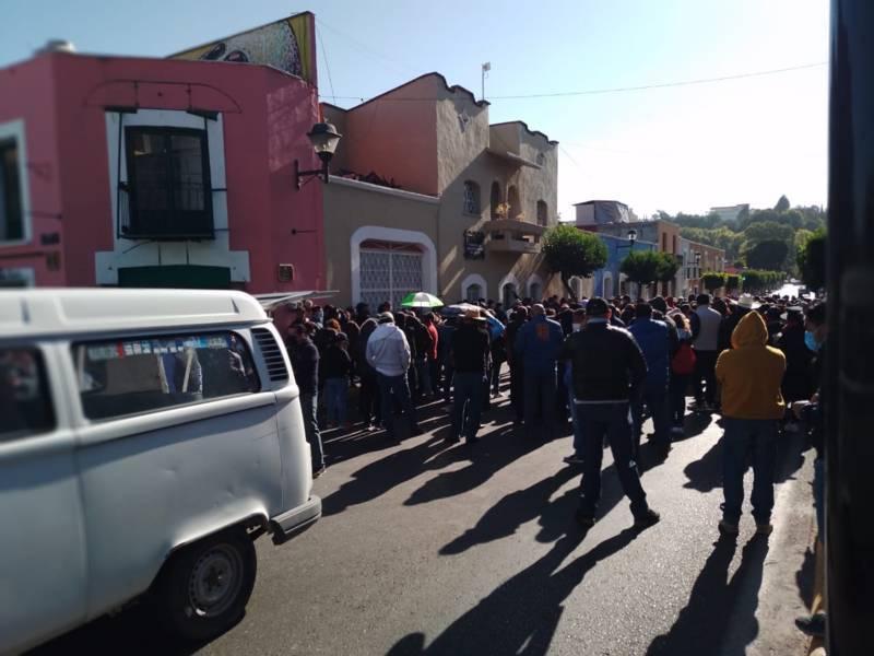 Se manifiestan trabajadores del sindicato 7 de mayo en la dirección de Conciliación y Arbitraje